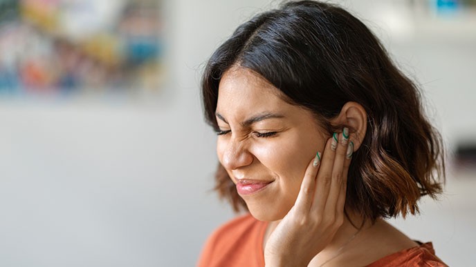 Tinnitus y Acúfenos: ¿Qué relación tienen con tu salud dental?